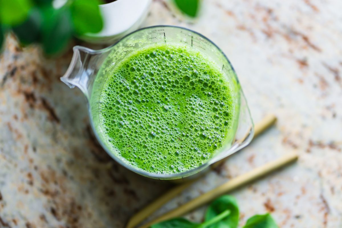 Green detoxifying drink